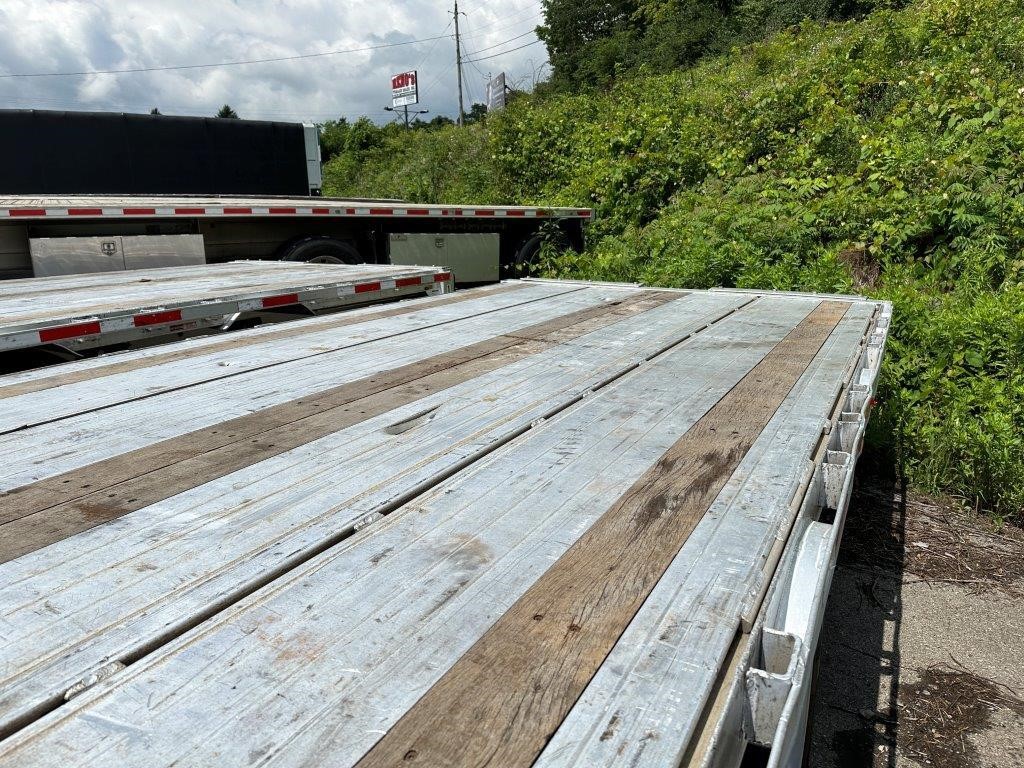 2017 BENSON 53' ALUMINUM DROP DECK W/ REAR AXLE SLIDE 8032718810 2017 BENSON 53' ALUMINUM DROP DECK W/ REAR AXLE SLIDE 8032718810