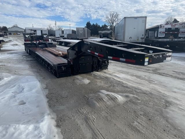 2025 TRAIL KING 55 TON HYDRAULIC RGN W/ PONY MOTOR - image 3 of 6