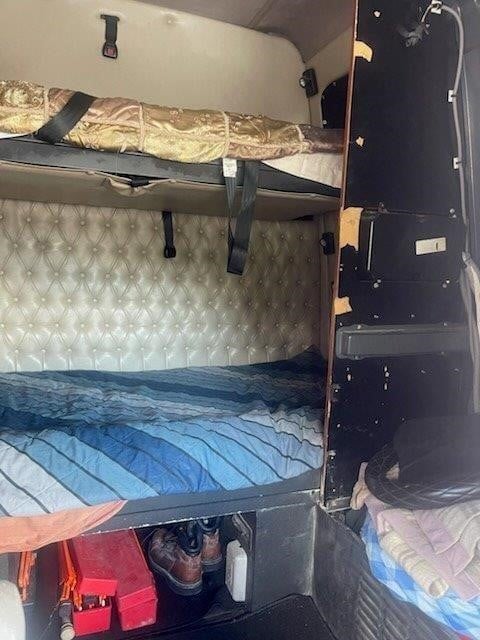 2005 WESTERN STAR 4900 - image 6 of 6