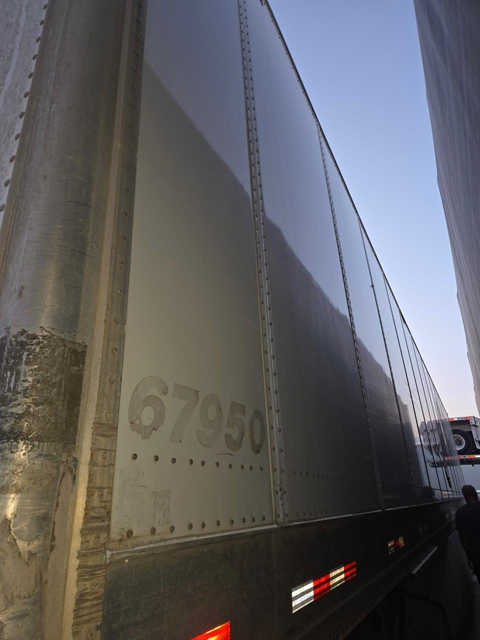 2011 GREAT DANE 53' DRY VAN - image 4 of 6