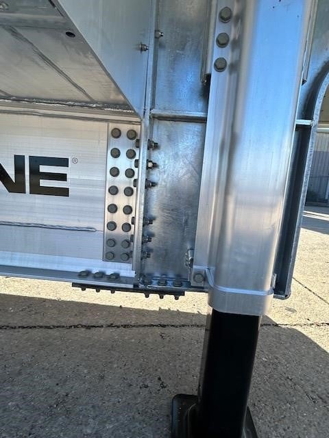 2027 FONTAINE REVOLUTION 53' ALUMINUM DROP - REAR AXLE SLIDE 2027 FONTAINE REVOLUTION 53' ALUMINUM DROP - REAR AXLE SLIDE - image 5 of 6