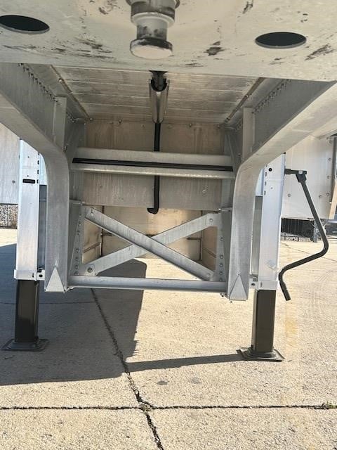 2027 FONTAINE REVOLUTION 53' ALUMINUM DROP - REAR AXLE SLIDE 2027 FONTAINE REVOLUTION 53' ALUMINUM DROP - REAR AXLE SLIDE - image 6 of 6