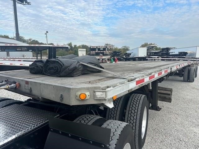 2002 BENSON 53' ALUMINUM FLATBED 2002 BENSON 53' ALUMINUM FLATBED - image 1 of 6