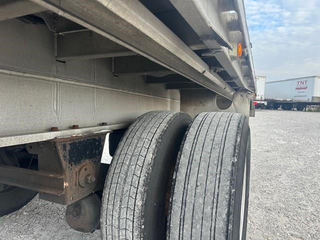 2002 BENSON 53' ALUMINUM FLATBED 2002 BENSON 53' ALUMINUM FLATBED - image 4 of 6