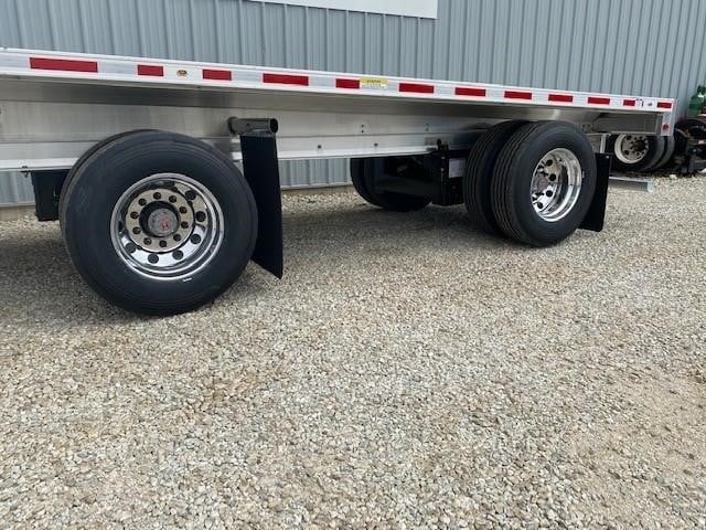 2027 FONTAINE REVOLUTION 53' ALUMINUM FLATBED - REAR AXLE SLIDE 8010812433 2027 FONTAINE REVOLUTION 53' ALUMINUM FLATBED - REAR AXLE SLIDE 8010812433