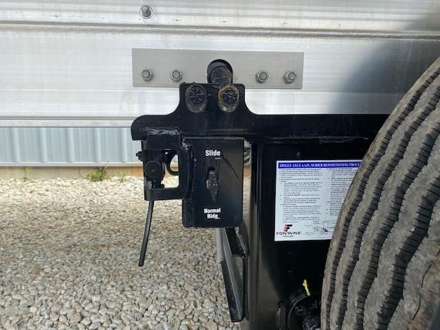 2027 FONTAINE REVOLUTION 53' ALUMINUM FLATBED - REAR AXLE SLIDE 8010812435 2027 FONTAINE REVOLUTION 53' ALUMINUM FLATBED - REAR AXLE SLIDE 8010812435