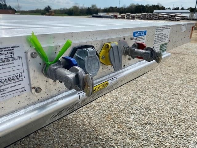 2027 FONTAINE REVOLUTION 53' ALUMINUM FLATBED - REAR AXLE SLIDE 8010812438 2027 FONTAINE REVOLUTION 53' ALUMINUM FLATBED - REAR AXLE SLIDE 8010812438