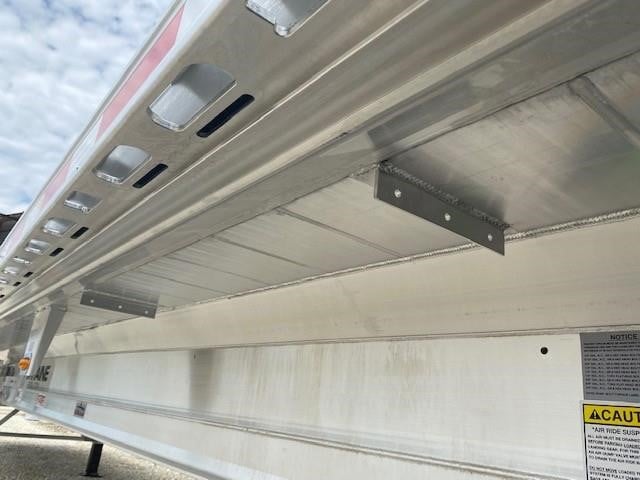 2027 FONTAINE REVOLUTION 53' ALUMINUM FLATBED - REAR AXLE SLIDE 8010812443 2027 FONTAINE REVOLUTION 53' ALUMINUM FLATBED - REAR AXLE SLIDE 8010812443