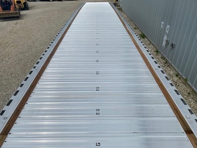 2027 FONTAINE REVOLUTION 53' ALUMINUM FLATBED - REAR AXLE SLIDE 8010812447 2027 FONTAINE REVOLUTION 53' ALUMINUM FLATBED - REAR AXLE SLIDE 8010812447