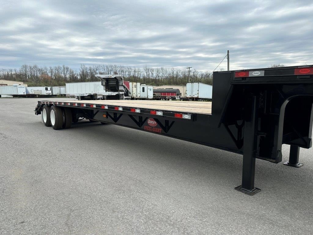 2027 DORSEY 45' STEEL DROP DECK CLOSED TANDEM W/ BEAVERTAIL 9006574945 2027 DORSEY 45' STEEL DROP DECK CLOSED TANDEM W/ BEAVERTAIL 9006574945