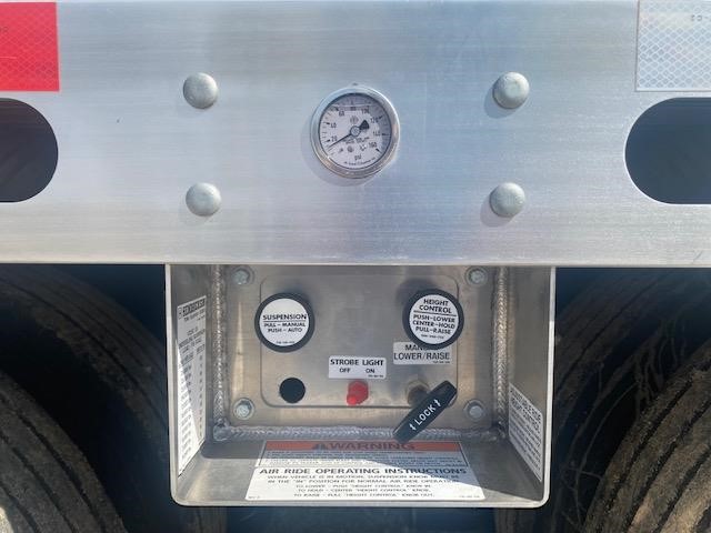 2027 TRAIL KING 40-TON HYDRAULIC RGN - ALUMINUM PKG & PONY MOTOR 9024543055 2027 TRAIL KING 40-TON HYDRAULIC RGN - ALUMINUM PKG & PONY MOTOR 9024543055