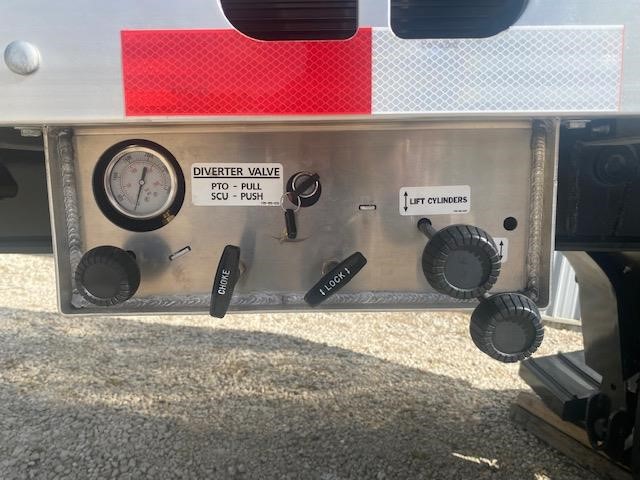 2027 TRAIL KING 40-TON HYDRAULIC RGN - ALUMINUM PKG & PONY MOTOR 9024543068 2027 TRAIL KING 40-TON HYDRAULIC RGN - ALUMINUM PKG & PONY MOTOR 9024543068