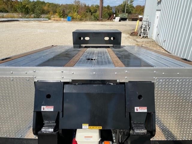 2027 TRAIL KING 40-TON HYDRAULIC RGN - ALUMINUM PKG & PONY MOTOR 9024543081 2027 TRAIL KING 40-TON HYDRAULIC RGN - ALUMINUM PKG & PONY MOTOR 9024543081