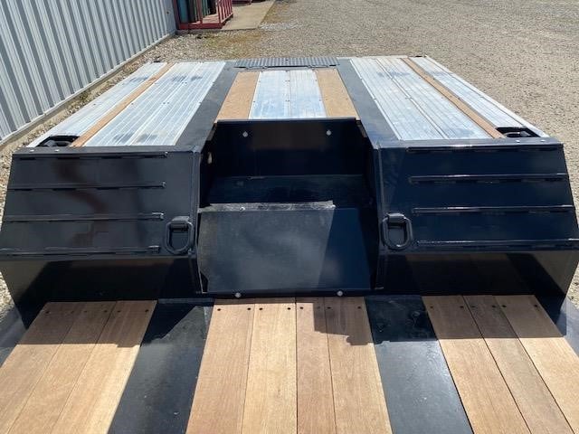 2027 TRAIL KING 40-TON HYDRAULIC RGN - ALUMINUM PKG & PONY MOTOR 9024543084 2027 TRAIL KING 40-TON HYDRAULIC RGN - ALUMINUM PKG & PONY MOTOR 9024543084