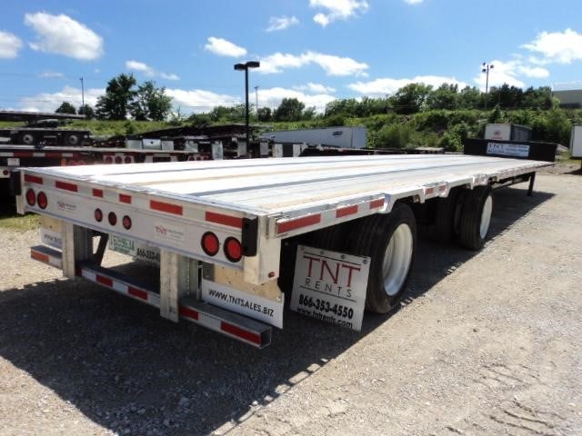 2009 CHAPARRAL Rent ME! 53 x 102 combo drop decks CA legal rear 2009 CHAPARRAL Rent ME! 53 x 102 combo drop decks CA legal rear - image 2 of 6