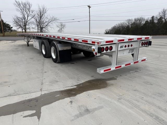2023 EAST 53' ALUMINUM FLATBED WITH REAR SLIDER 11008058349 2023 EAST 53' ALUMINUM FLATBED WITH REAR SLIDER 11008058349