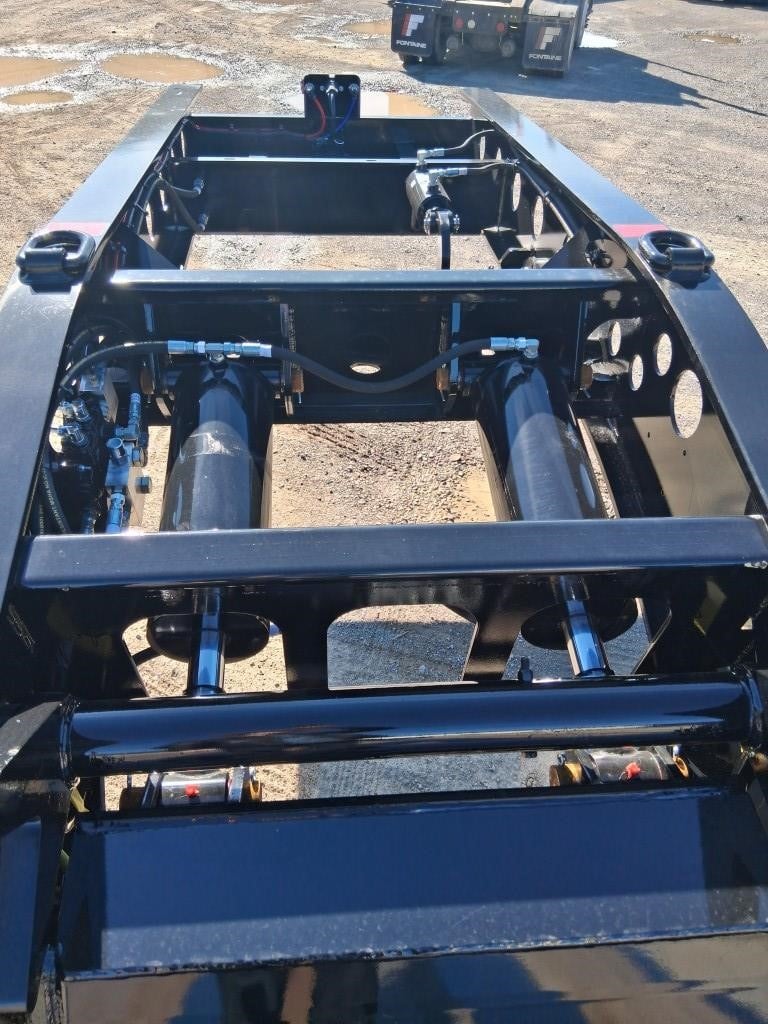 2027 FONTAINE RENEGADE 40-TON HYD. S-T-R-E-T-C-H 11011421608 2027 FONTAINE RENEGADE 40-TON HYD. S-T-R-E-T-C-H 11011421608