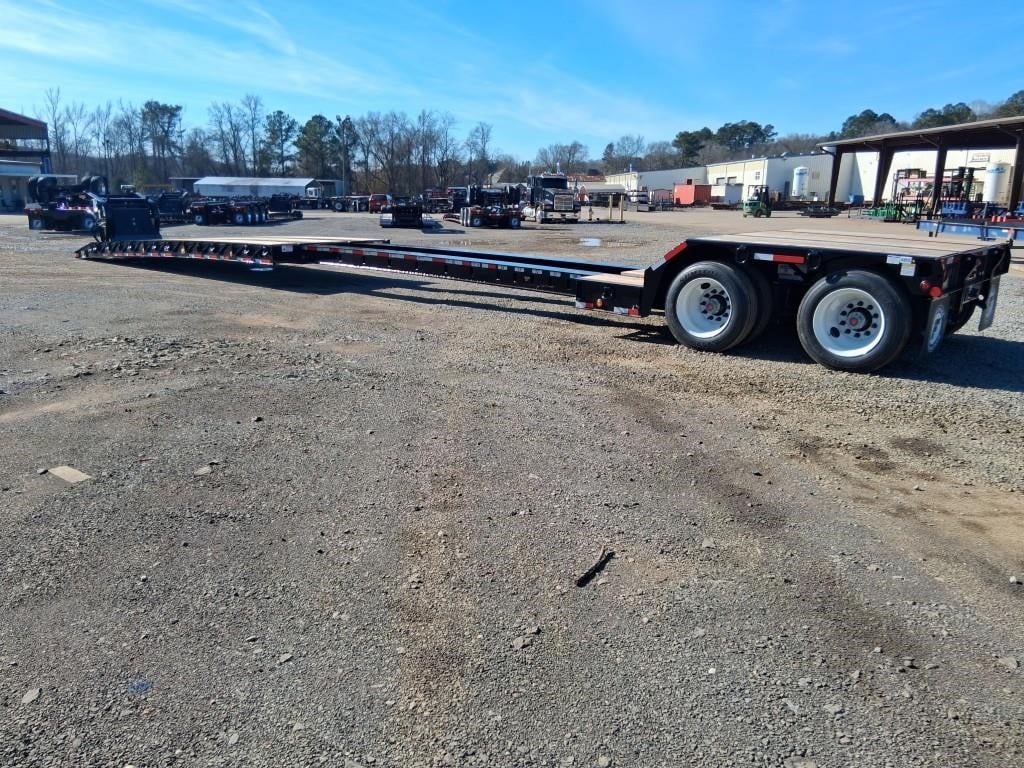 2027 FONTAINE RENEGADE 40-TON HYD. S-T-R-E-T-C-H 11011421622 2027 FONTAINE RENEGADE 40-TON HYD. S-T-R-E-T-C-H 11011421622