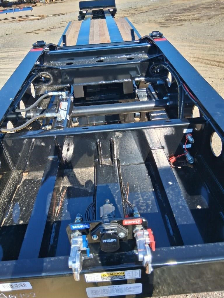 2027 FONTAINE RENEGADE 40-TON HYD. S-T-R-E-T-C-H 11011421644 2027 FONTAINE RENEGADE 40-TON HYD. S-T-R-E-T-C-H 11011421644