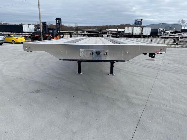 2027 TRANSCRAFT (NOW WABASH) 53' COMBO FLATBED - REAR AXLE SLIDE - image 3 of 6